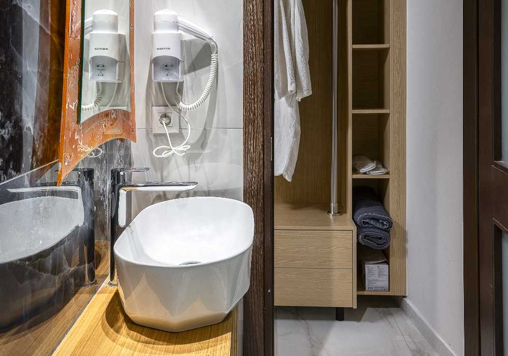 One Bedroom Suite 14